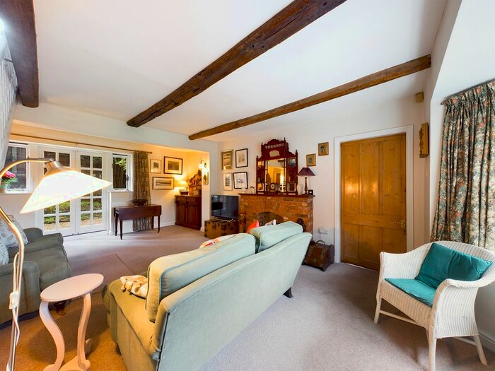 3 Bedroom Semi Detached House For Sale In Yew Tree Lane, Bewdley, DY12