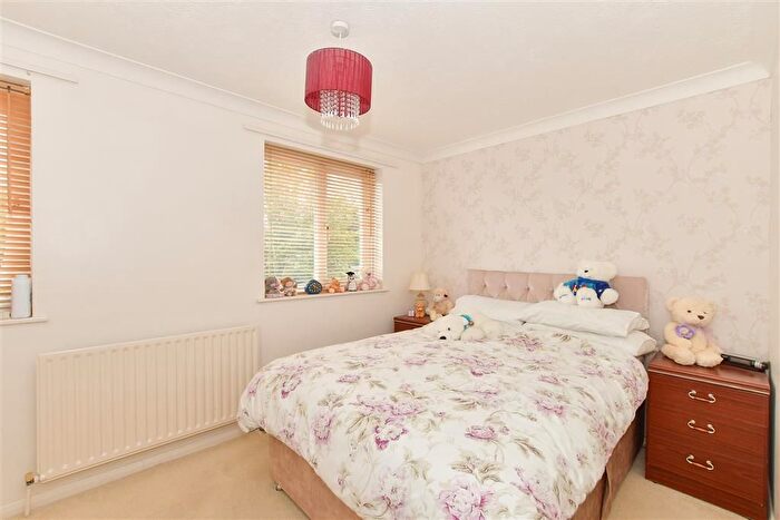 3 Bedroom End Terrace House For Sale In Pevensey Road, Southwater, West Sussex, RH13