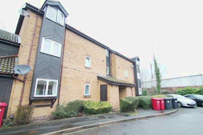 1 Bedroom Apartment To Rent In Albany Park, Colnbrook, SL3