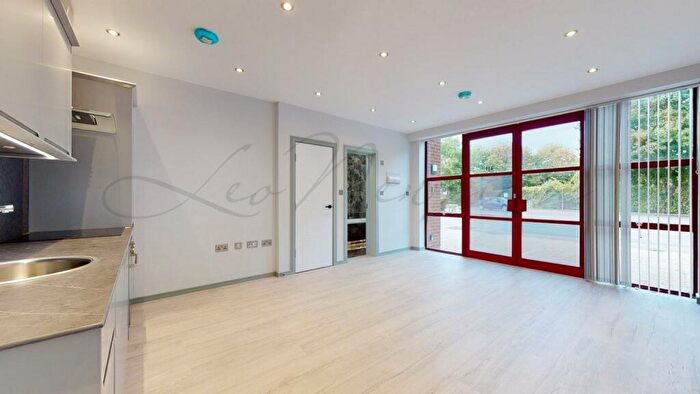 1 Bedroom Flat To Rent In Coronation Road, Basingstoke, RG21