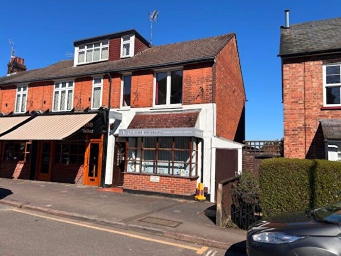 2 Bedroom Flat To Rent In Aldenham Road, Radlett, WD7