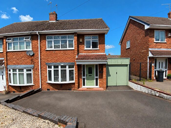 3 Bedroom Semi-Detached House For Sale In Mendip Drive, Church Farm, Nuneaton, CV10