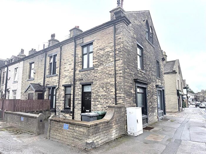3 Bedroom End Of Terrace House For Sale In Lyon Street, Queensbury, Bradford, BD13
