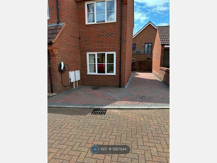 4 Bedroom Detached House To Rent In Earlshall Place, Westcroft, Milton Keynes, MK4