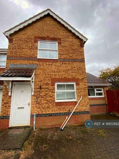 3 Bedroom Semi-Detached House To Rent In Jubilee Court, Gateshead, NE8