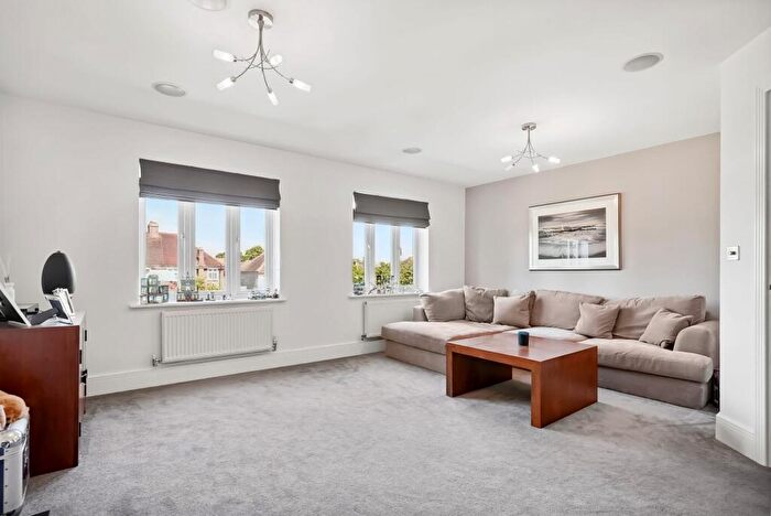 4 Bedroom Semi Detached House For Sale In Poplar Close, Epsom, KT17