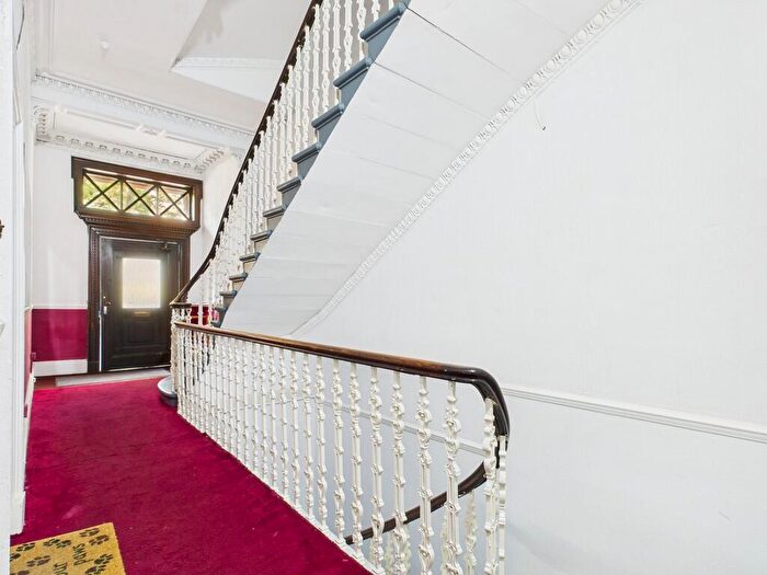 2 Bedroom Apartment To Rent In Ruskin Terrace, Botanics, Glasgow, G12