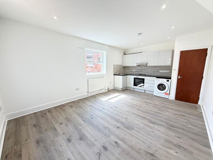 3 Bedroom Flat For Sale In West Hendon Broadway, London, NW9