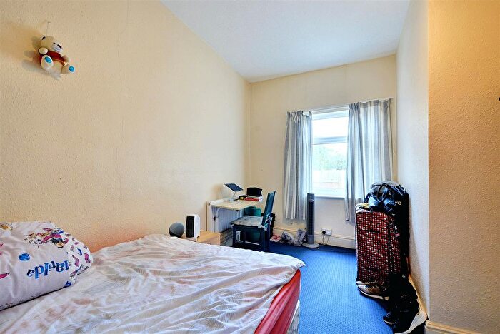 1 Bedroom Flat For Sale In Montpelier Road, Dunkirk, Nottingham, NG7