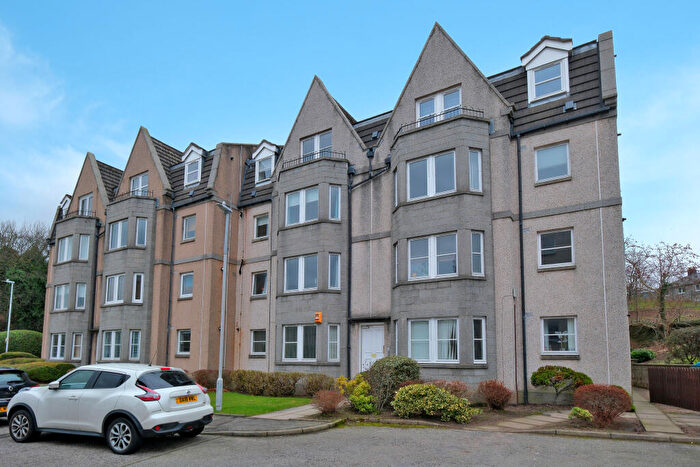 2 Bedroom Flat For Sale In Albury Gardens, Ferryhill, Aberdeen, AB11