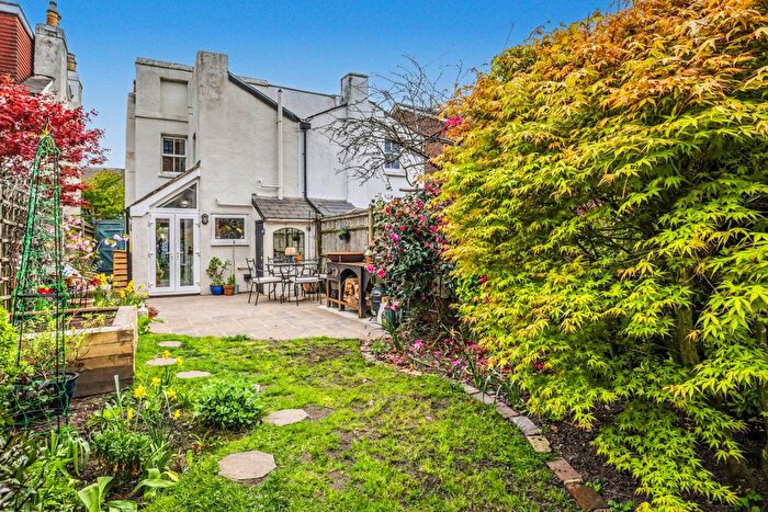 2 Bedroom Semi-detached House For Sale In Castle Street, Southborough, Tunbridge Wells, TN4