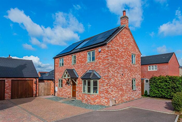 3 Bedroom Detached House For Sale In Perkins Close, Burton Latimer, NN15