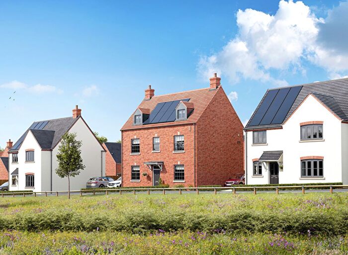 3 Bedroom Semi-detached House For Sale In Field View, Brackley, NN13