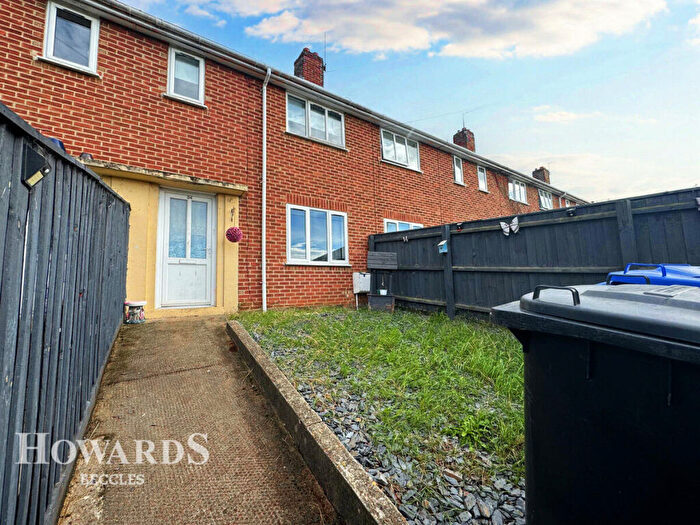 2 Bedroom Terraced House For Sale In Throckmorton Road, Bungay, NR35