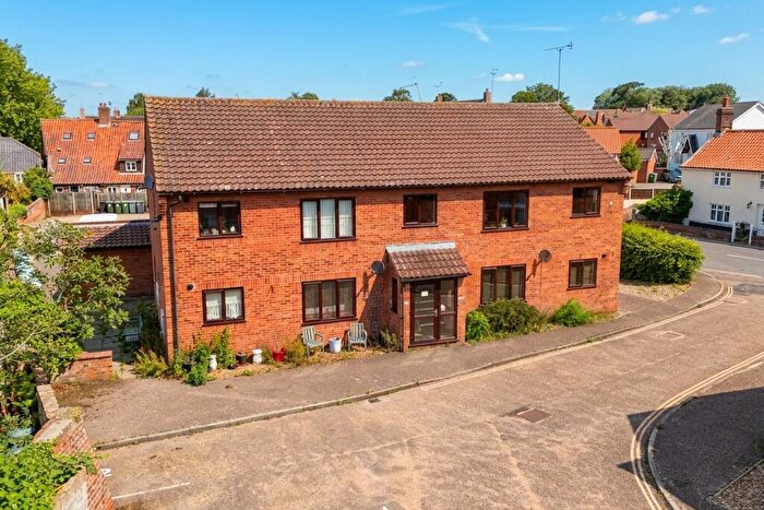 2 Bedroom Flat For Sale In Old Road, Acle, Norwich, NR13