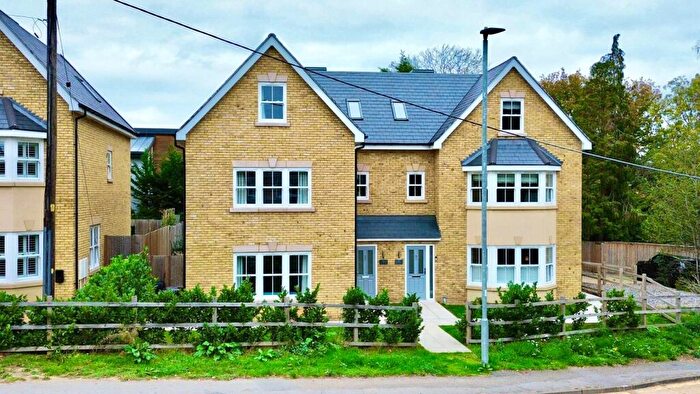 5 Bedroom Town House For Sale In Barkham Road, Wokingham, Berkshire, RG41