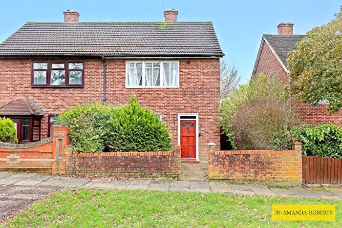 2 Bedroom Semi Detached House For Sale In Weale Road, London, E4