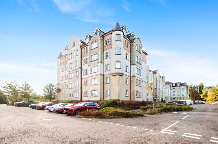 2 Bedroom Flat To Rent In Eagles View, Livingston, EH54