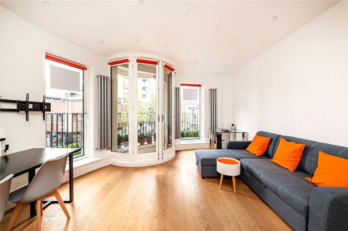 2 Bedroom Flat For Sale In Marshall Street, London, W1F