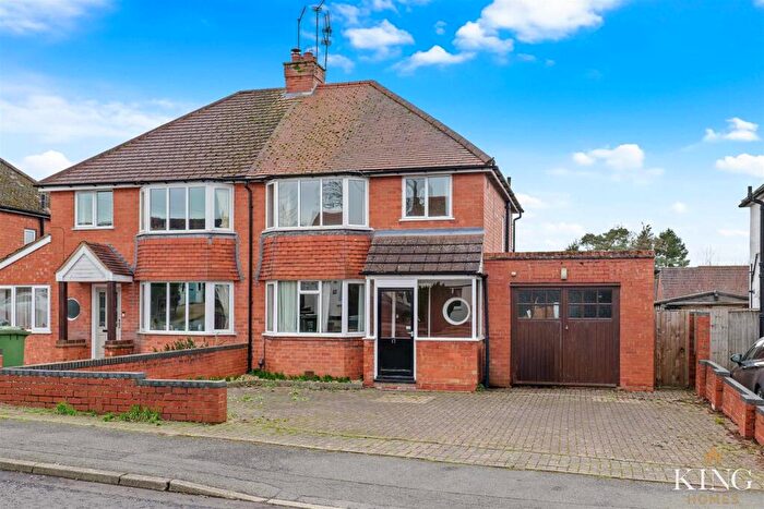 3 Bedroom Semi Detached House For Sale In Chestnut Road, Astwood Bank, Redditch, B96