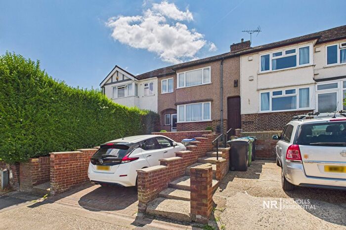 3 Bedroom Property To Rent In Bridge Road, Chessington, Surrey., KT9
