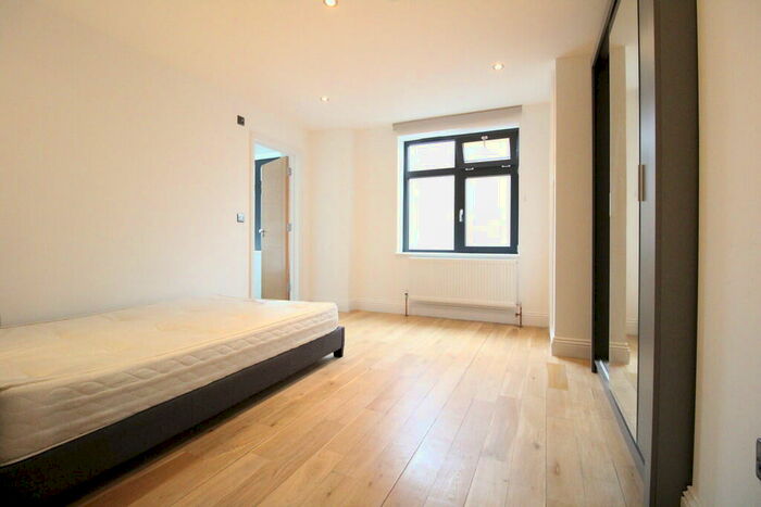 2 Bedroom Apartment To Rent In Hoxton Street, London, N1