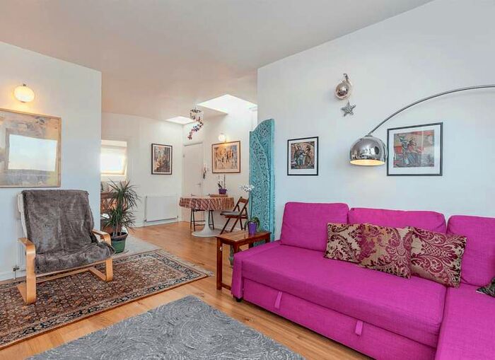 2 Bedroom Apartment To Rent In St Charles Square, Ladbroke Grove, London, W10