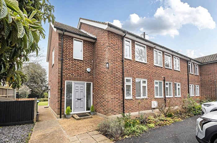 2 Bedroom Flat For Sale In Glyn Drive, Sidcup, DA14