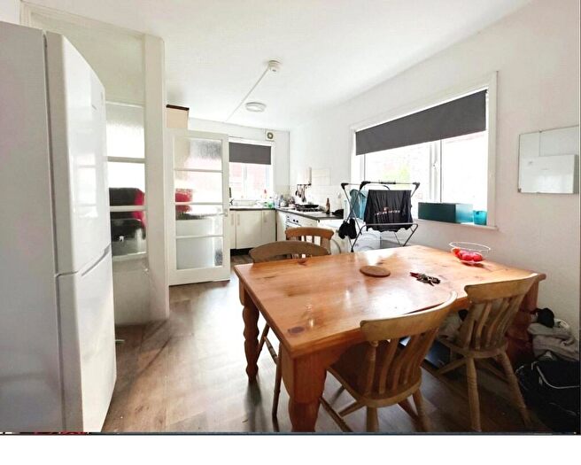 4 Bedroom House To Rent In Wilton Avenue, Southampton, Hampshire, SO15