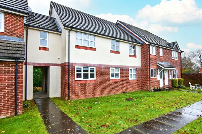 2 Bedroom Maisonette For Sale In Derwent Close, Amersham, HP7