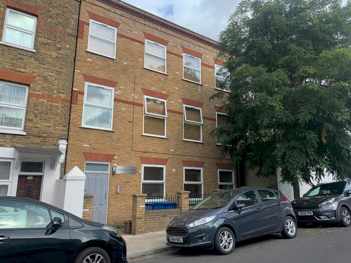 2 Bedroom Flat To Rent In Whateley Road, East Dulwich, SE22