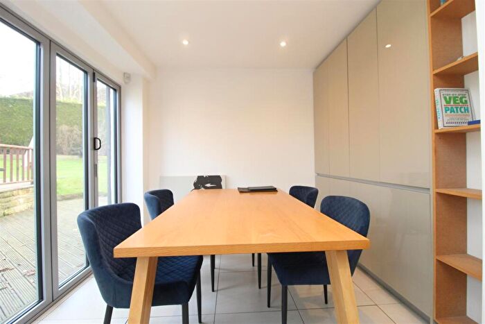 5 Bedroom Detached House To Rent In Kirkwood Gardens, Leeds, LS16