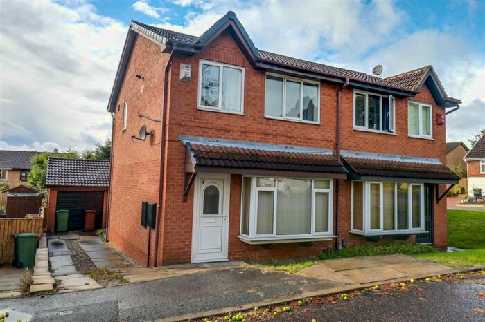 Semi-Detached House To Rent In Haven Rise, Cookridge, Leeds, West Yorkshire, LS16