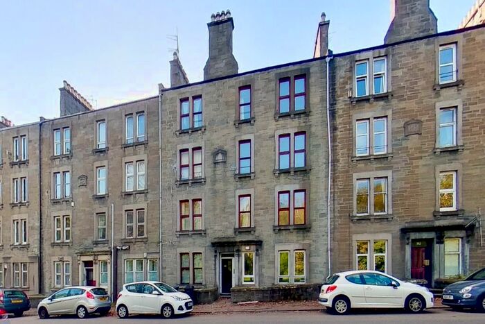2 Bedroom Flat To Rent In Lochee Road, Lochee West, Dundee, DD2
