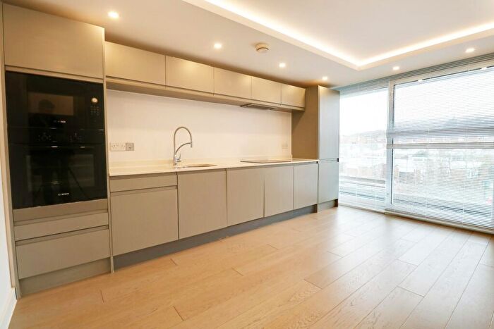 2 Bedroom Flat To Rent In Tallis House, Fair Acres, BR2