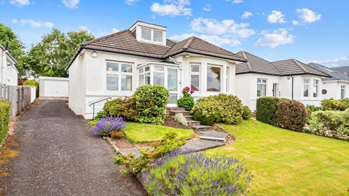 3 Bedroom Detached Bungalow For Sale In Stamperland Avenue, Clarkston, G76