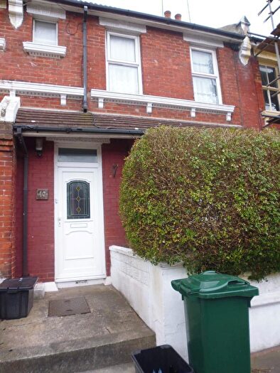 3 Bedroom Terraced House To Rent In Redvers Road, Brighton, East Sussex, BN2