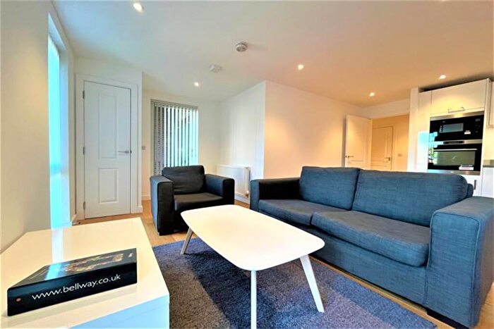 2 Bedroom Flat To Rent In String Court, E14