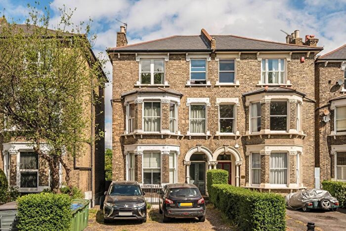 2 Bedroom Flat For Sale In Charlton Road, Blackheath, SE3