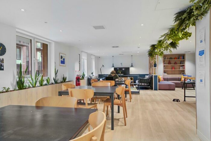 2 Bedroom Apartment To Rent In Farrier, M5