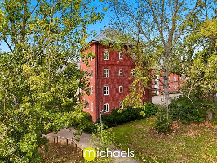 2 Bedroom Apartment For Sale In Groves Close, Colchester, Colchester, CO4