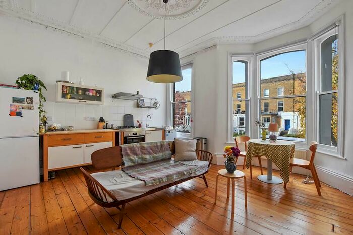 1 Bedroom Flat To Rent In Hanley Road, Finsbury Park, N4