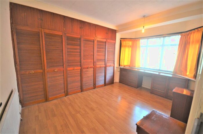 5 Bedroom End Terrace House To Rent In Roll Gardens, IG2