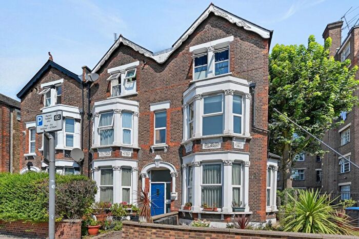 Studio To Rent In St. Pauls Avenue, London, NW2