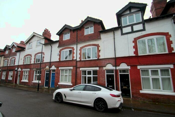 4 Bedroom Terraced House To Rent In Hawthorn Mount, Leeds, West Yorkshire, Uk, LS7