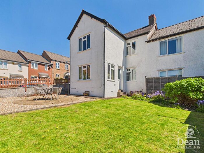 3 Bedroom Semi-Detached House For Sale In Somerset Road, Cinderford, GL14