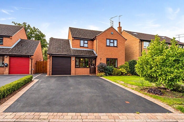 4 Bedroom Detached House For Sale In Bennett Drive, Warwick, CV34