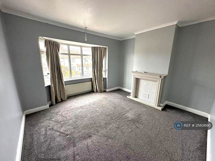 4 Bedroom Semi-Detached House To Rent In Langdale Crescent, London, DA7