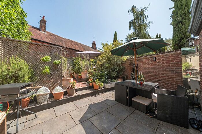 2 Bedroom Cottage For Sale In Charnham Street, Hungerford, RG17