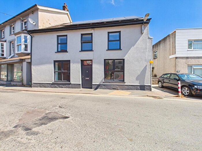 4 Bedroom End Of Terrace House For Sale In Water Street, Newcastle Emlyn, SA38